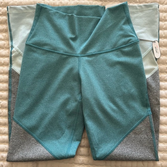 NWT, Aerie Chill. Play. Move. High Rise Color Block Green/Gray Leggings, Small - Picture 7 of 9